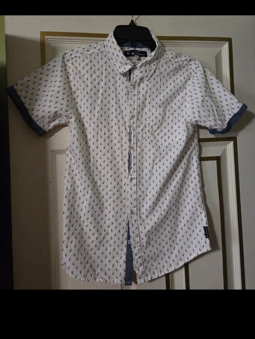 Men's White Short-Sleeve Button-Up Shirt with Micro Print